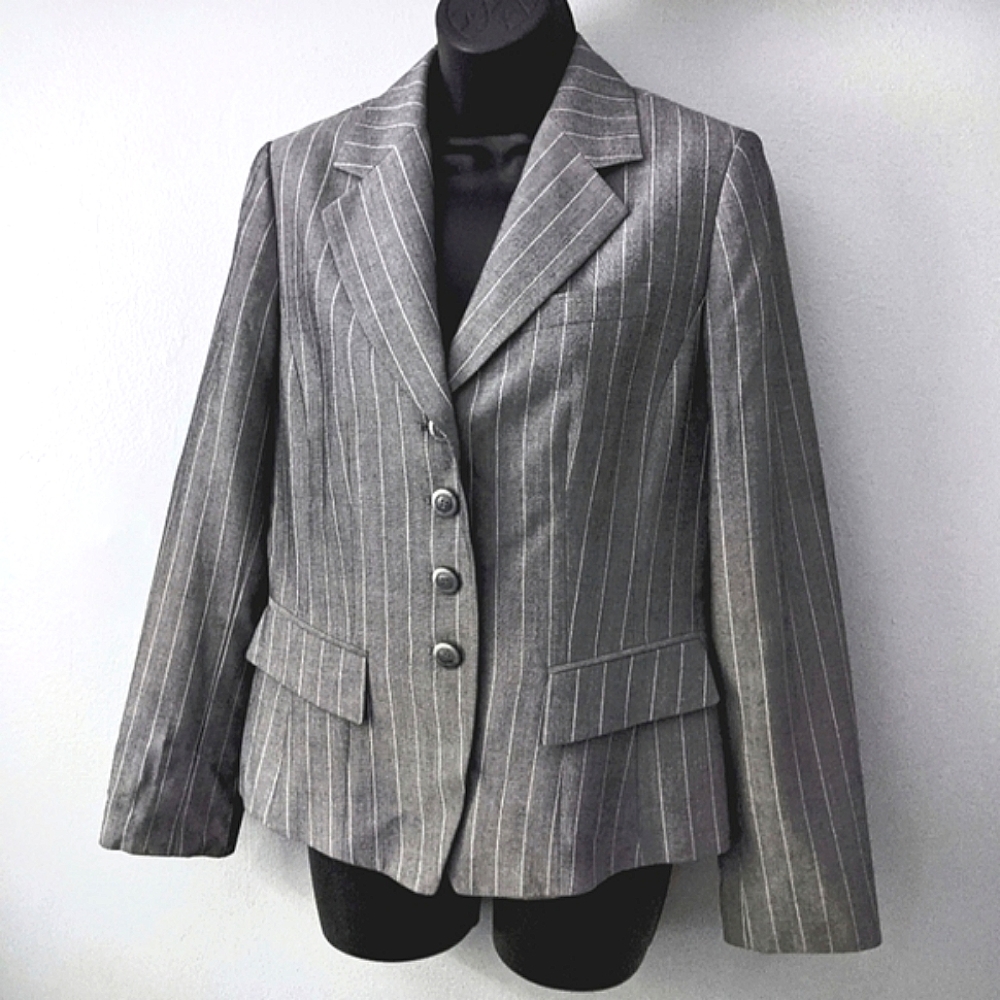 Tahari by ASL grey pinstripe blazer, size 8